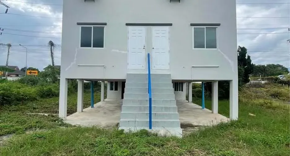 For rent 3 bedrooms townhouse in Hang Dong, Chiang Mai