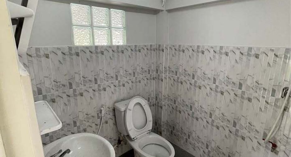 For rent 3 bedrooms townhouse in Hang Dong, Chiang Mai