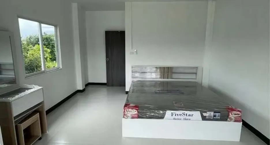 For rent 3 bedrooms townhouse in Hang Dong, Chiang Mai