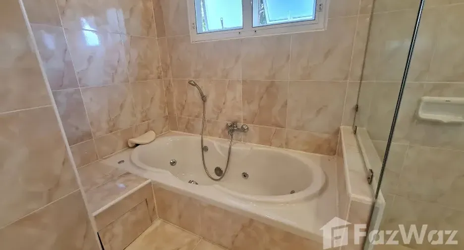 For sale 4 bedrooms villa in San Sai, Chiang Mai