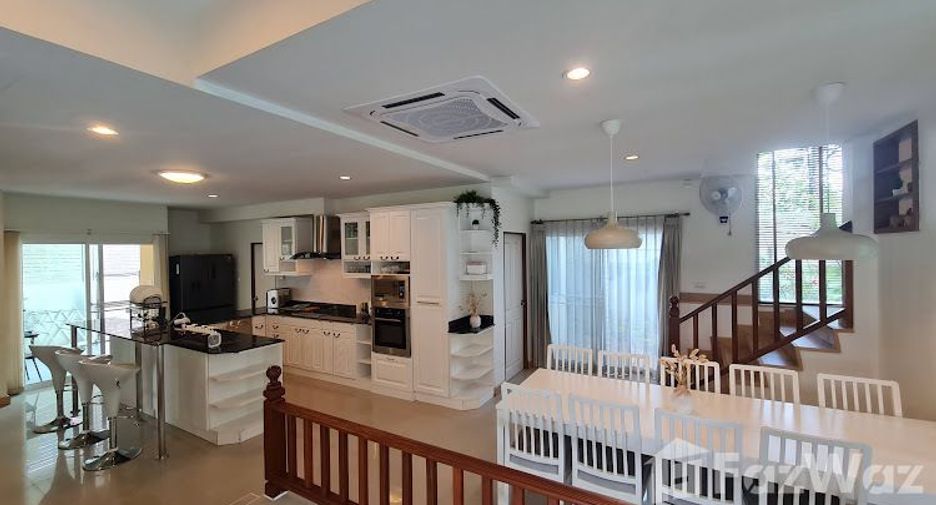 For sale 4 bedrooms villa in San Sai, Chiang Mai
