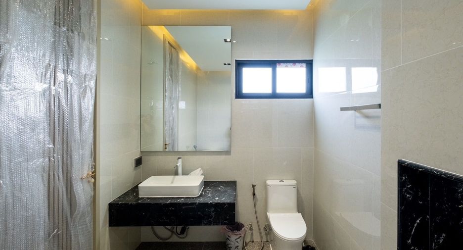 For sale and for rent 5 bedrooms villa in San Sai, Chiang Mai