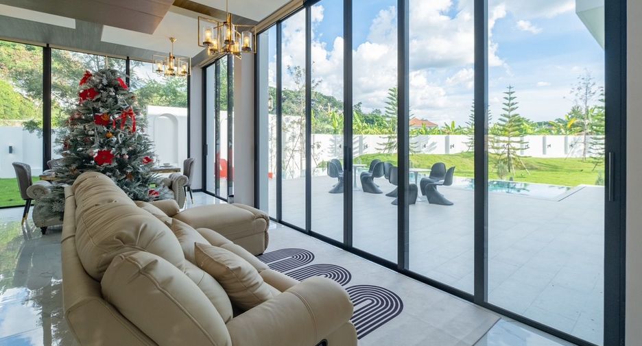 For sale and for rent 5 bedrooms villa in San Sai, Chiang Mai
