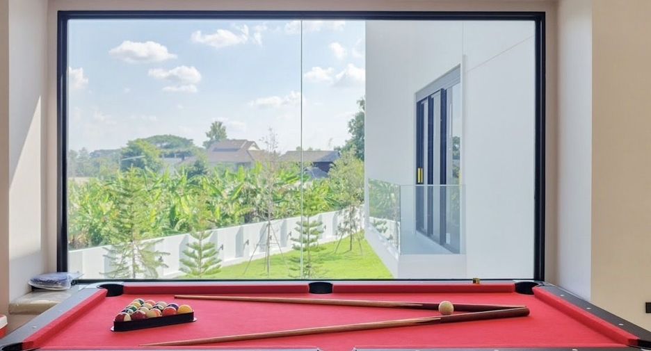 For sale and for rent 5 bedrooms villa in San Sai, Chiang Mai