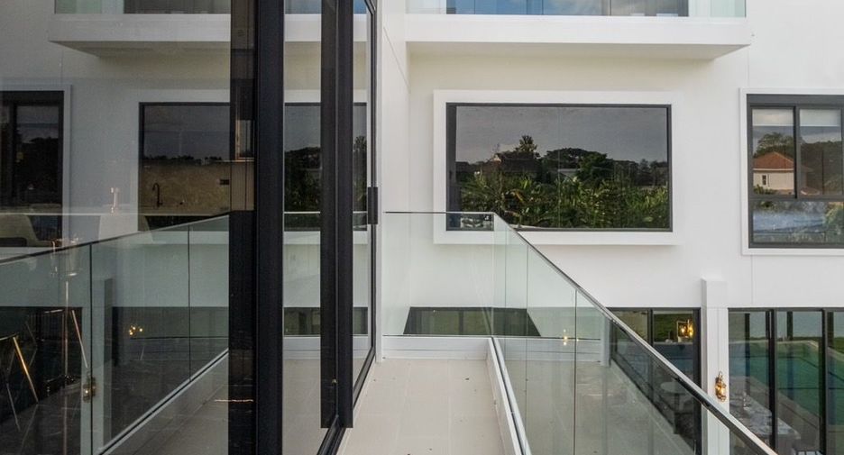 For sale and for rent 5 bedrooms villa in San Sai, Chiang Mai