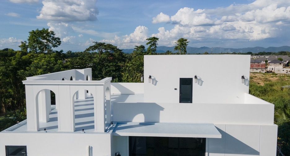 For sale and for rent 5 bedrooms villa in San Sai, Chiang Mai