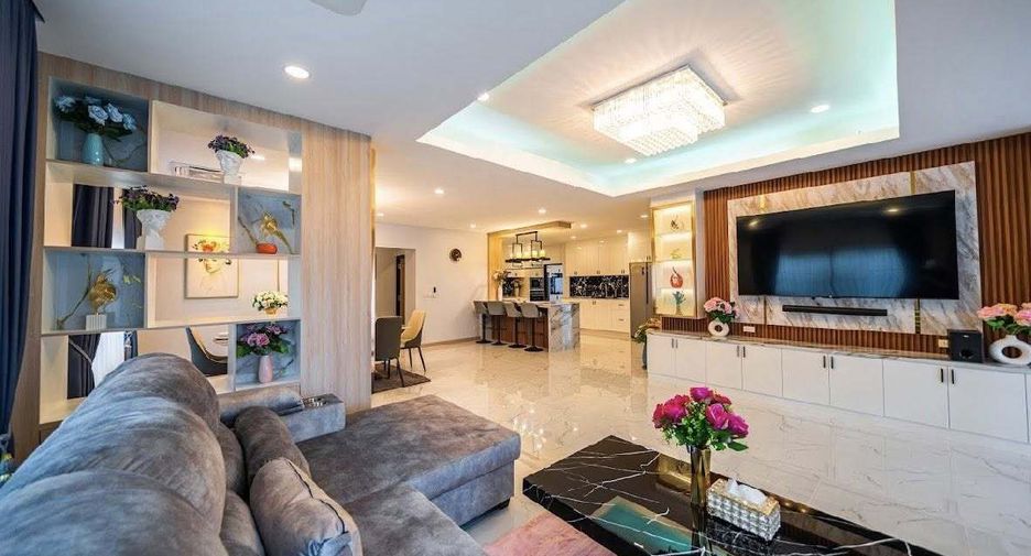 Villa en venta de 6 habitaciones en Bang Lamung, Chonburi