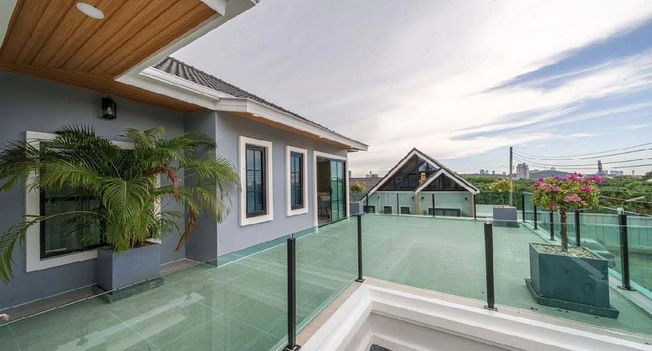 Villa en venta de 6 habitaciones en Bang Lamung, Chonburi