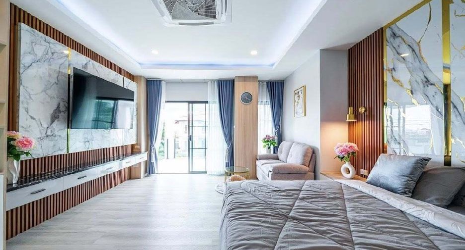 Villa en venta de 6 habitaciones en Bang Lamung, Chonburi
