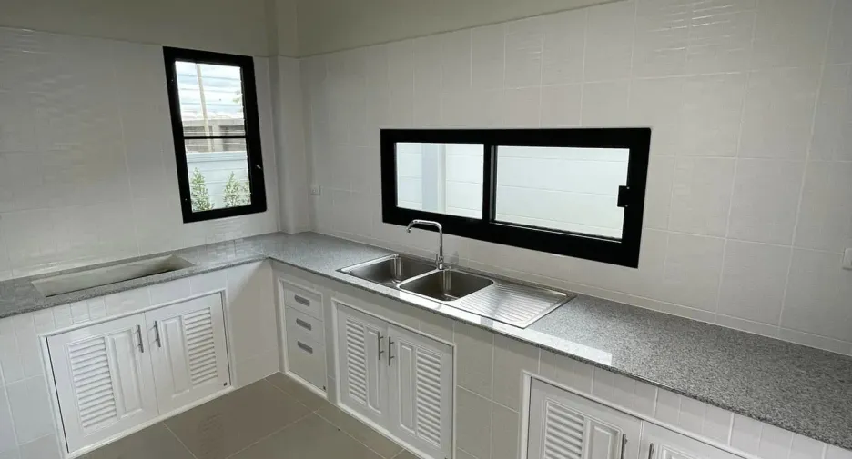 For sale 4 bedrooms house in San Sai, Chiang Mai