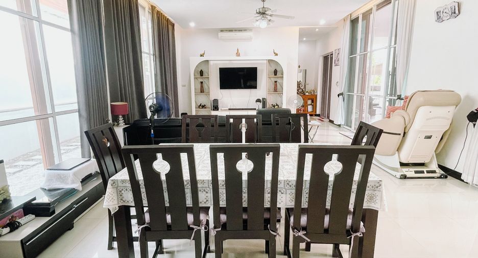 For sale 3 bedrooms villa in Hua Hin, Prachuap Khiri Khan