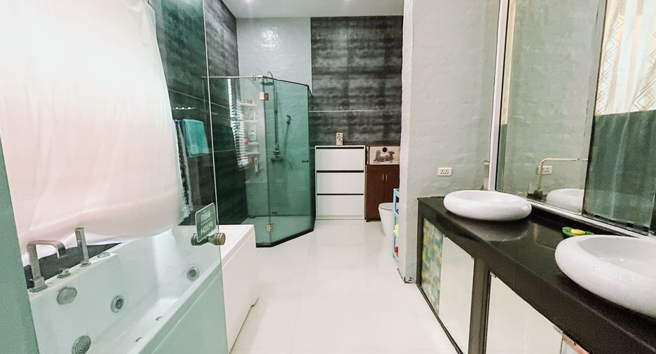 For sale 3 bedrooms villa in Hua Hin, Prachuap Khiri Khan