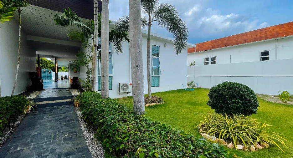 For sale 3 bedrooms villa in Hua Hin, Prachuap Khiri Khan