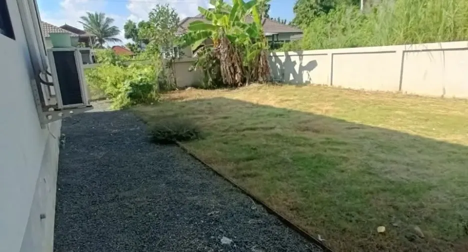 For rent 3 bedrooms house in Saraphi, Chiang Mai