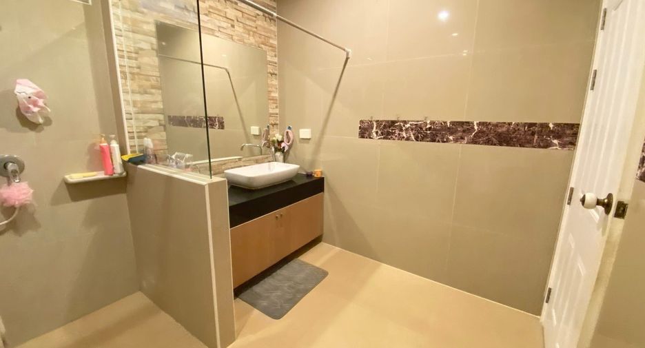 For sale 3 bedrooms house in Bang Lamung, Chonburi