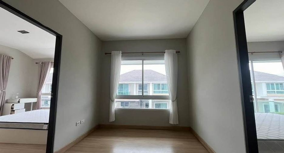 For rent 3 bedrooms house in Saraphi, Chiang Mai
