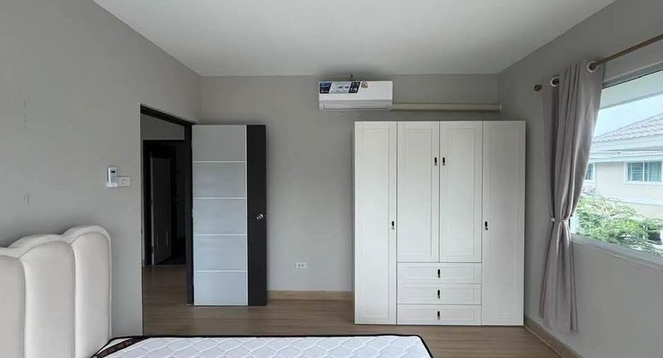 For rent 3 bedrooms house in Saraphi, Chiang Mai