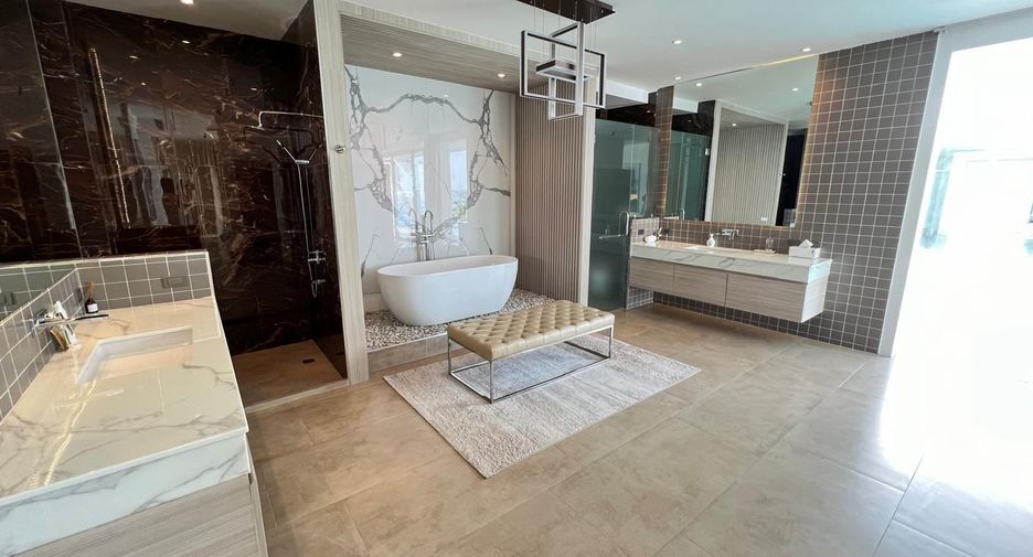 For sale and for rent 8 bedrooms villa in Mueang Phuket, Phuket
