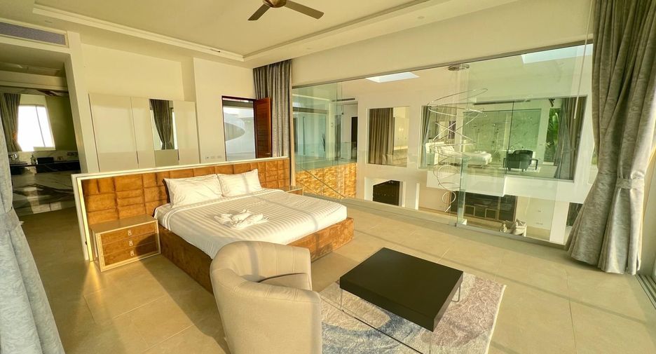 For sale and for rent 8 bedrooms villa in Mueang Phuket, Phuket