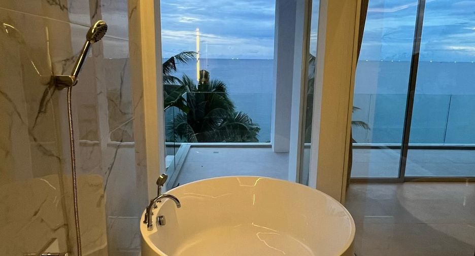 For sale and for rent 8 bedrooms villa in Mueang Phuket, Phuket