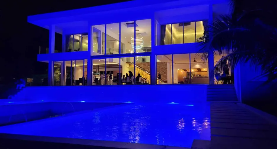 For sale and for rent 8 bedrooms villa in Mueang Phuket, Phuket
