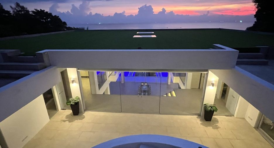 For sale and for rent 8 bedrooms villa in Mueang Phuket, Phuket