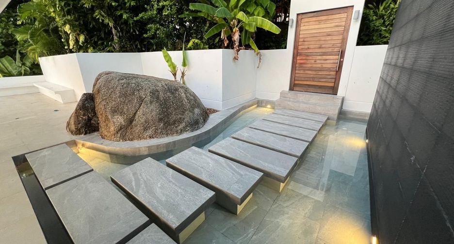 For sale and for rent 8 bedrooms villa in Mueang Phuket, Phuket