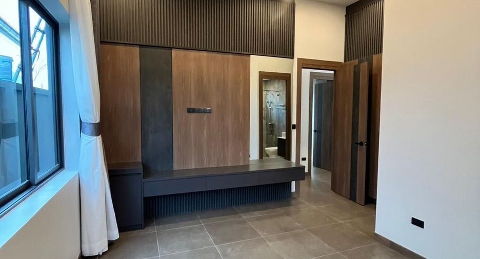 For sale 3 bedrooms villa in Bang Lamung, Chonburi