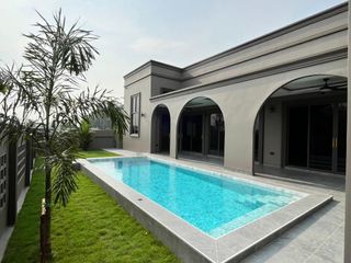 For sale 3 bedrooms villa in Bang Lamung, Chonburi