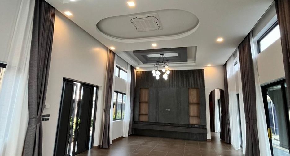 For sale 3 bedrooms villa in Bang Lamung, Chonburi