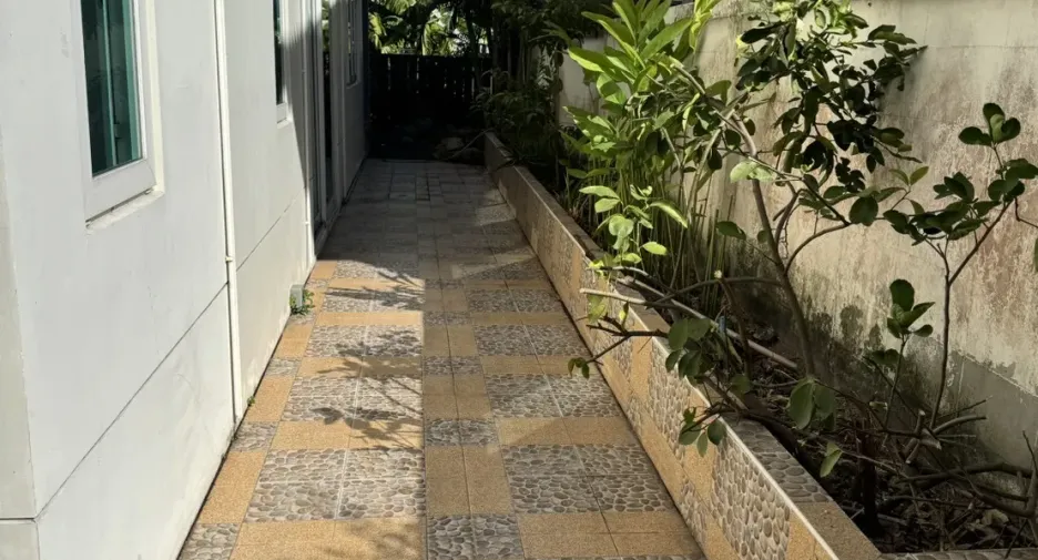 À louer 4 chambres maison à Mueang Chon Buri, Chonburi
