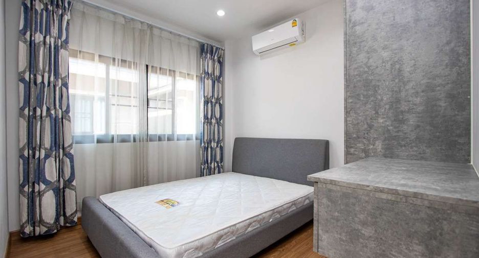 For rent 3 bedrooms house in San Kamphaeng, Chiang Mai