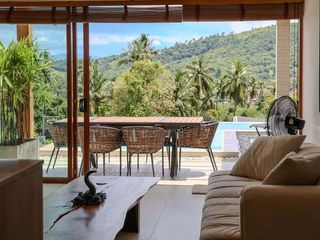 For sale 4 bedrooms villa in Ko Samui, Surat Thani