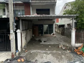 For Rent 2 Bedroom Townhouse In Mueang Chiang Mai