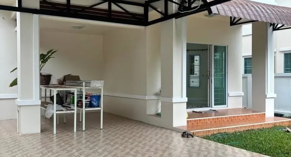 For rent 3 bedrooms house in Saraphi, Chiang Mai