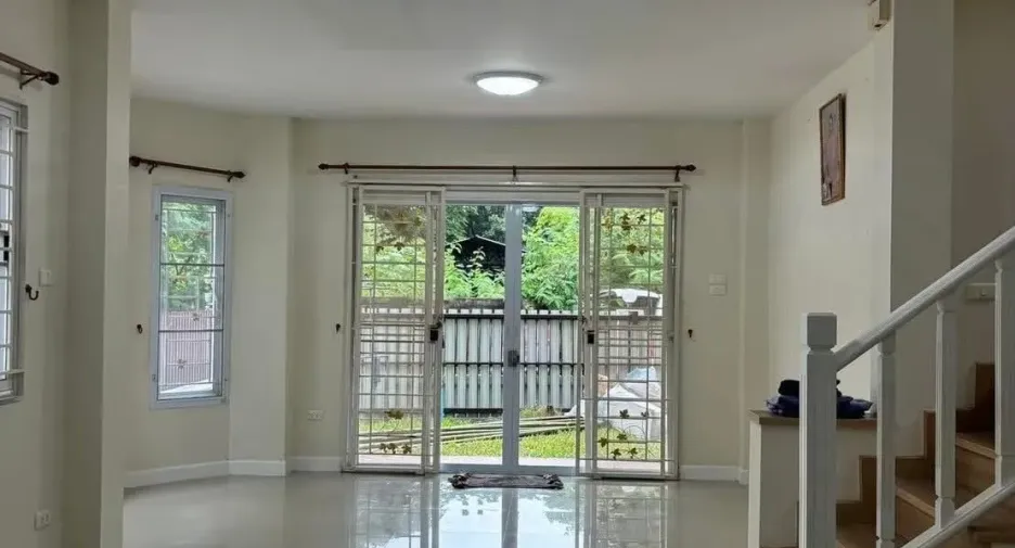 For rent 3 bedrooms house in Saraphi, Chiang Mai