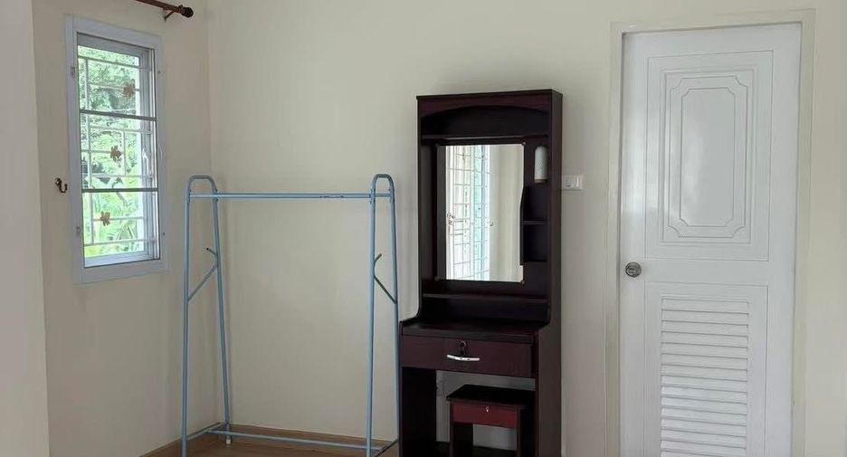 For rent 3 bedrooms house in Saraphi, Chiang Mai