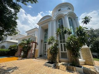 Casa en venta de 4 habitaciones en Bang Khae, Bangkok