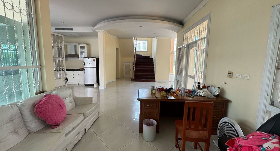 Haus zum Kauf mit 4 Zimmer in Bang Khae, Bangkok