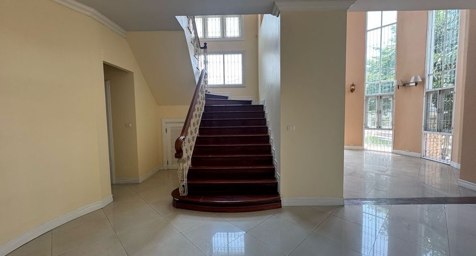 Haus zum Kauf mit 4 Zimmer in Bang Khae, Bangkok