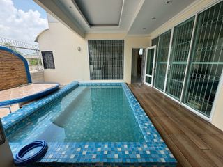 Casa en venta de 4 habitaciones en Bang Khae, Bangkok