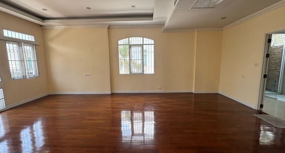 Haus zum Kauf mit 4 Zimmer in Bang Khae, Bangkok
