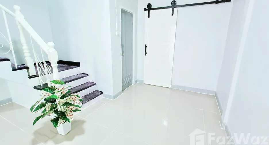 For sale 3 ベッドルーム townhouse in Sai Mai, Bangkok