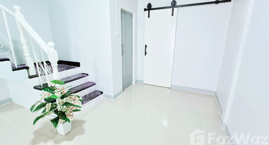 For sale 3 ベッドルーム townhouse in Sai Mai, Bangkok