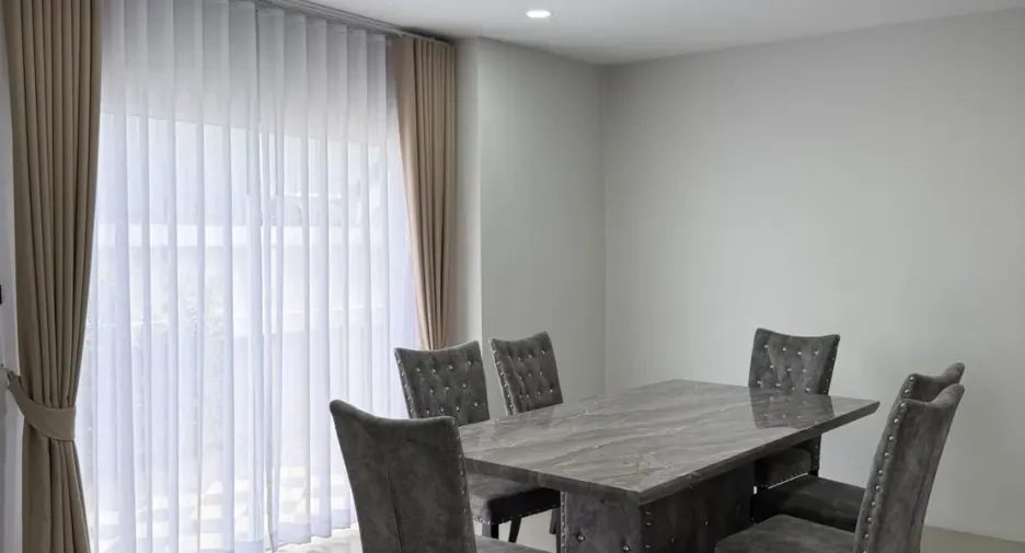 For sale and for rent 3 bedrooms villa in Bang Lamung, Chonburi