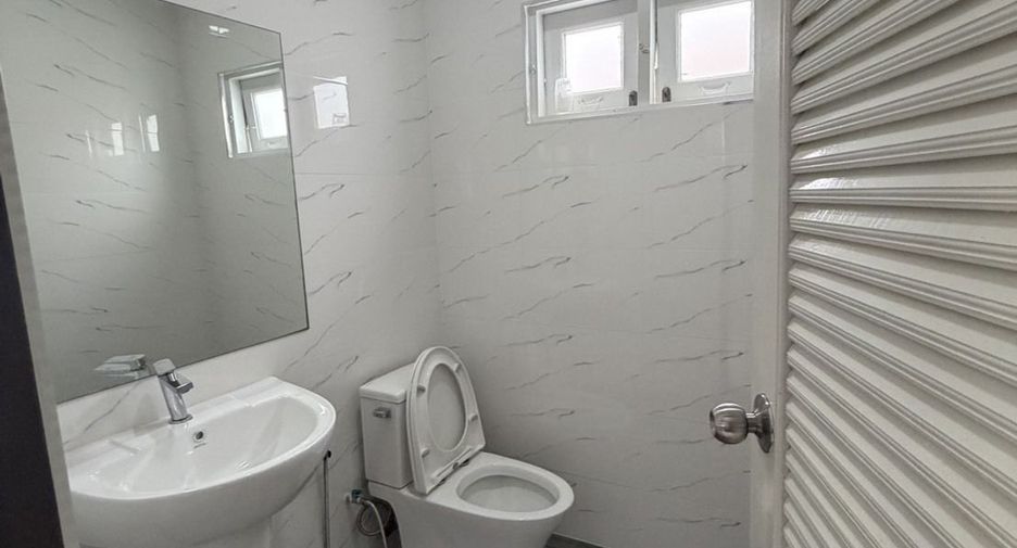 For sale and for rent 3 bedrooms villa in Bang Lamung, Chonburi