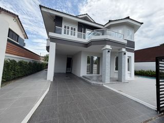 Villa zum Kauf und zur Miete mit 3 Zimmer in Bang Lamung, Chonburi