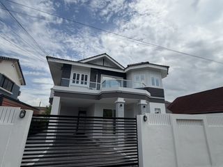 Villa zum Kauf und zur Miete mit 3 Zimmer in Bang Lamung, Chonburi