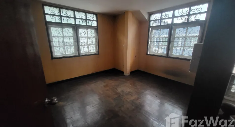 Casa en venta de 4 habitaciones en Bang Phli, Samut Prakan