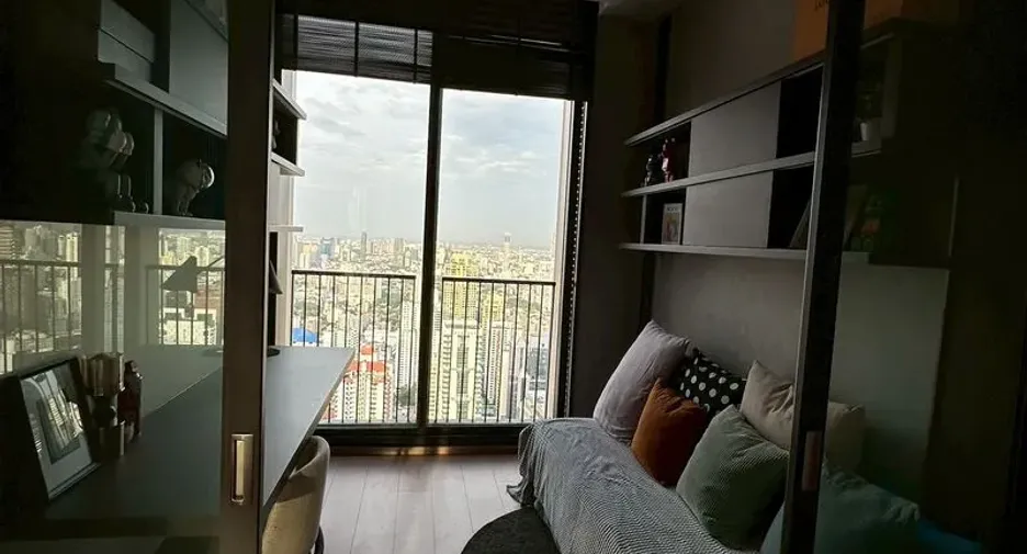 For sale and for rent 3 bedrooms condo in Watthana, Bangkok